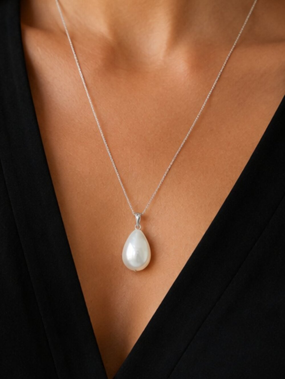 Mother of Pearl Teardrop Pendant Necklace Charm Sterling Silver Gemstone White